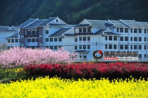 张家界景区耗资4000万建学校遭质疑(图)