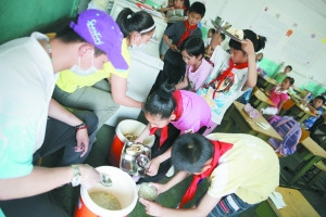 北京海淀6000余万改造学生食堂(图)
