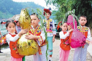 欢乐的侗乡“多耶节” 原生态节目表演吸引游客