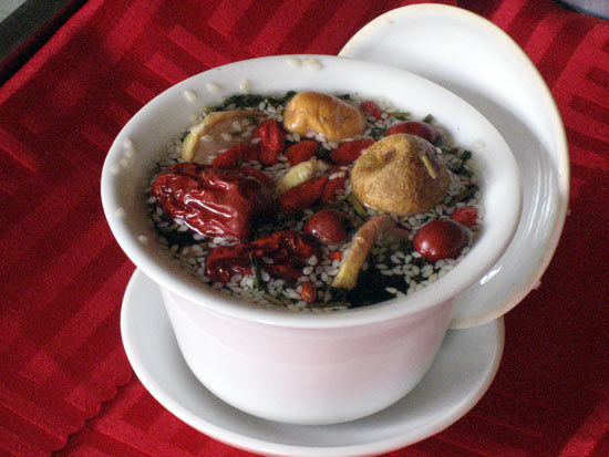 宁夏民族系列特色小吃:八宝盖碗茶(图)