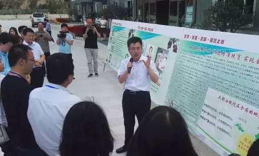 区委常委、宣传部长周立钧向媒体记者推介武都区采访亮点 百家国内网媒齐聚陇南武都 他们都看了什么?