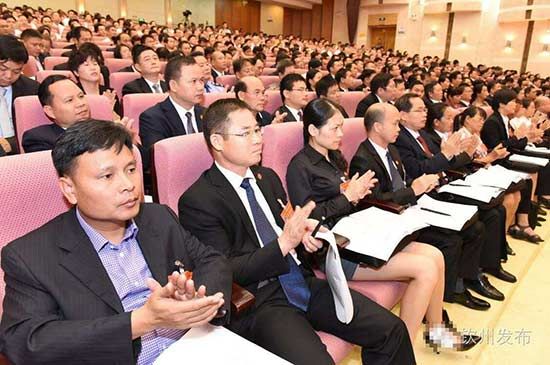 精彩报告博得代表热烈阵阵掌声。王湖禄摄 钦州市第五次党代会隆重开幕