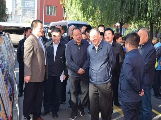 那顺孟和 李杰翔一行调研老旧小区改造样板小区工作 那顺孟和 李杰翔一行调研老旧小区改造样板小区工作