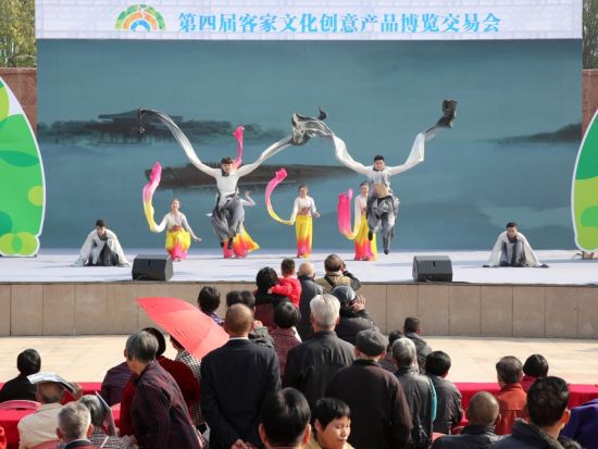 精彩文艺演出 第四届客家文博会:创意足 文味浓 格调高