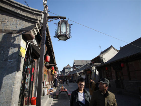 呼和浩特市大召寺旁的塞上老街 呼和浩特市大召寺旁的塞上老街