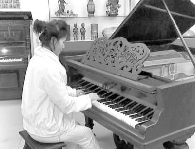 2台沙皇御用古钢琴现身牡丹江(图)