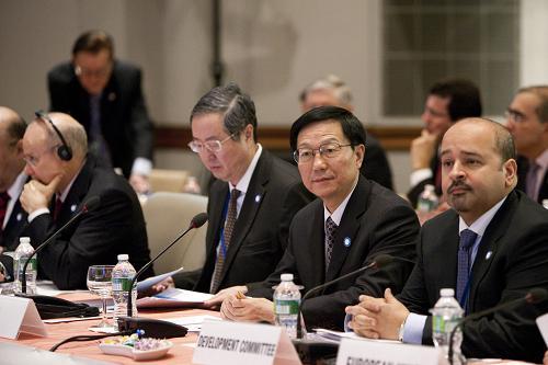 ���������г���ʾ��ȫ�򾭼�ǰ�������ٲ�ȷ����