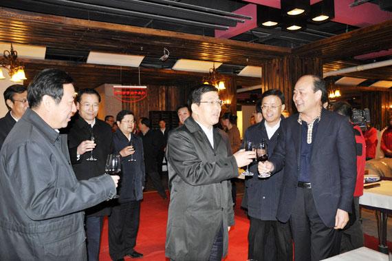 大漠里生长的美丽传说:汉森葡萄酒首批入主世