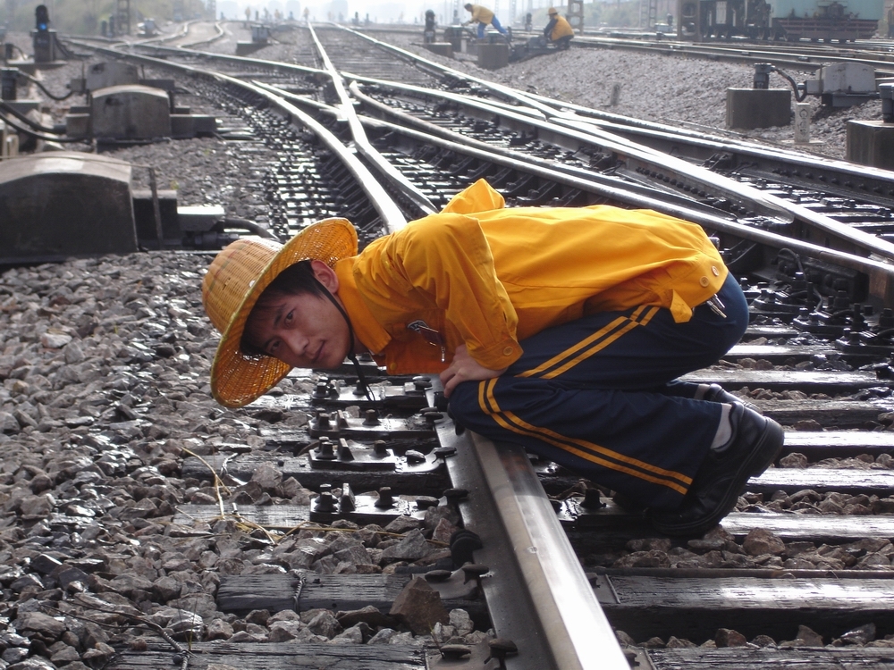 铁路系统涨薪潮:职工工资将在5年内逐增_滚动