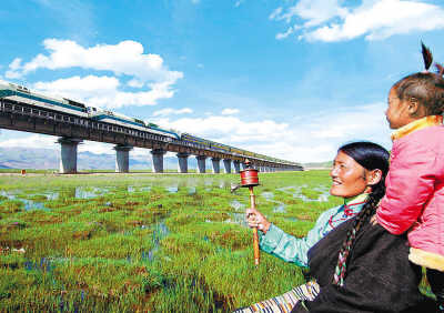 青藏铁路通车6周年纪实:旅游经济成西藏支柱