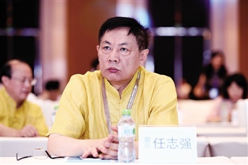 21世纪经济报道邱伟_21世纪经济报道记者提问(3)