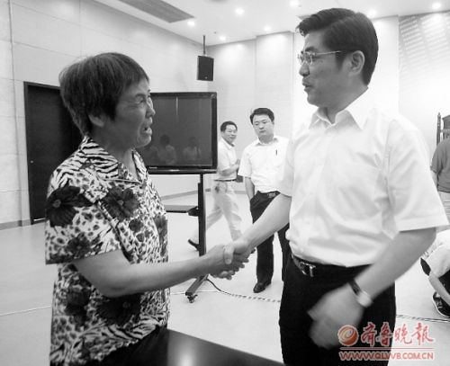 全国首位亲审“民告官”案市长:审案是分内事