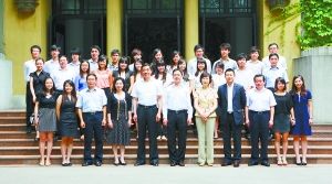 薄熙来与港台师生座谈 称信仰是让人民共同富裕