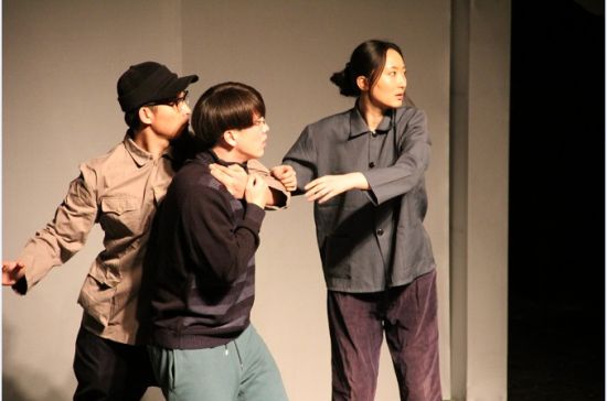 公益话剧《守望》成功首演 民防正能量获赞誉 公益话剧《守望》成功首演 民防正能量获赞誉