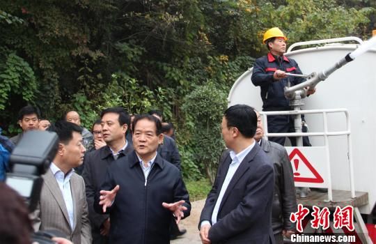 陕西西安秦岭北麓违建加紧拆除 现已拆除35栋