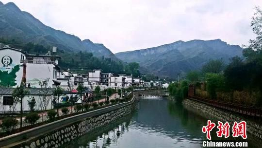 六盘水市平均贵州海拔,位于攻略1750米,年平均气温在13℃,14℃左右杭州浙江自驾游西部图片