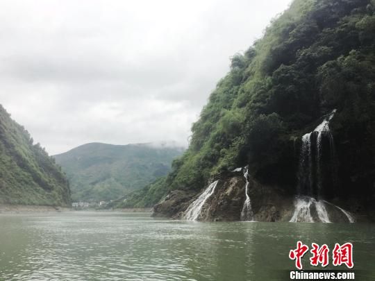 “生态优先”“绿色发展”正成贵州“主旋律”。图为贵州沿河“乌江画廊”。 贵州“主旋律”生态优先绿色发展