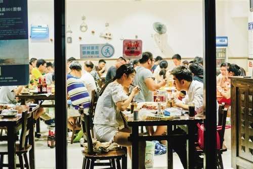 炎炎夏日,夜宵经济爆燃 中国夜宵经济大比拼:上海杭州深圳排名前三