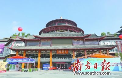 中山大涌红木文化旅游小镇入选首批特色小镇示范点。图为大涌红博城。 广东省首批特色小镇创建示范点名单正式出炉