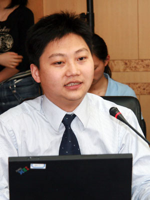复旦大学经济学院国际金融系副教授杨长江(图