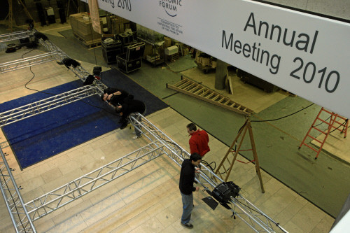 图文:达沃斯年会现场布置_会议讲座_新浪财经_新浪网