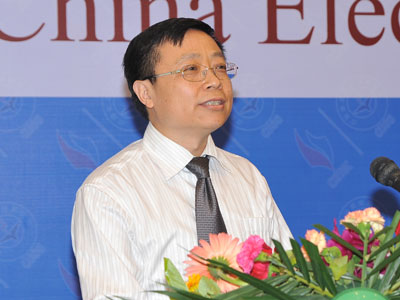 图文:国家核电技术公司总工程师王俊_会议讲座