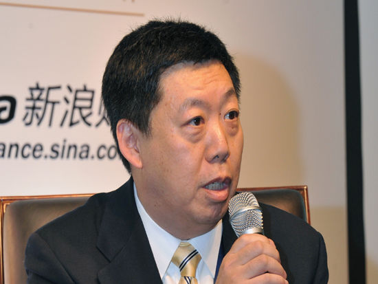 由《亚洲资产管理》与旗下专业ETF杂志《ETFI Asia》携手举办的“第三届中国ETF圆桌会议”于2014年3月27日在上海举行。图为CFA协会金融分析研究总监曹实参与座谈会。(图片来源:新浪财经)