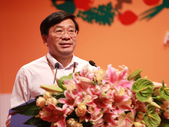 “2014第三届中国国际农商高峰论坛”于5月25日在北京举行。上图为中国国务院发展研究中心副主任韩俊。(图片来源：新浪财经 梁斌 摄)
