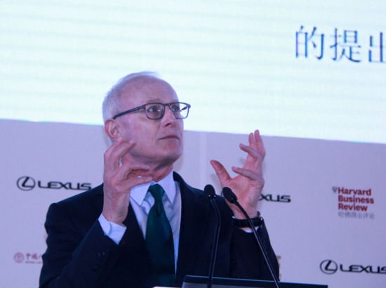 图文:哈佛大学教席校级教授迈克尔·波特|哈佛商业评论中国年会|哈佛商业评论|哈评年会_新浪财经_新浪网