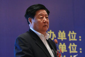 中小企业协会会长李子彬演讲