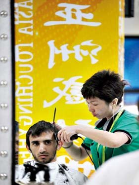 探秘广州亚运村 麻雀虽小五脏俱全(组图)