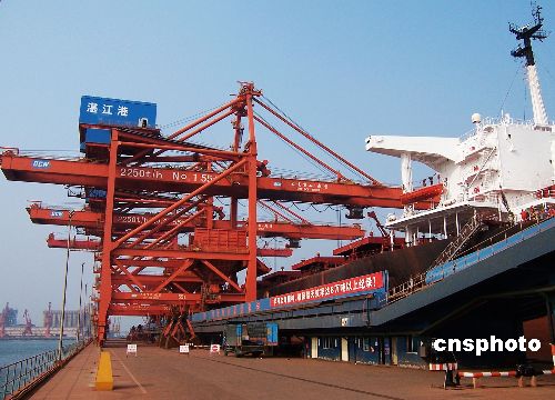 湛江港宝满集装箱码头开工建设 总投资近18亿
