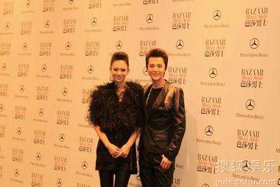 芭莎之夜戚薇孙坚走红毯 <em>男才女貌</em>似要<em>解散</em>_
