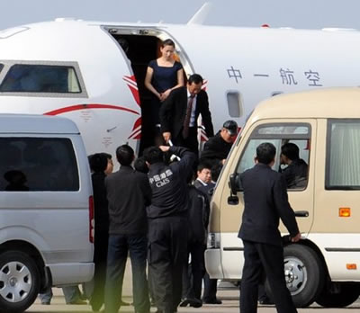 �Ա�ɽ��˽�˷ɻ�����ЯС����������ɽ(ͼ)