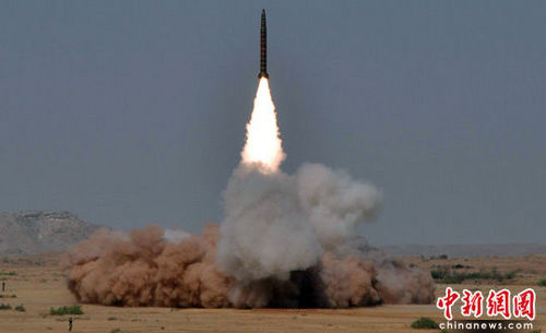 �ͻ�˹̹�ɹ�����2ö��Я���˵�ͷ�ĵ���