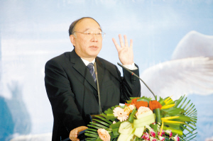 中西部经济总量最高省份_东中西部三大经济地带(3)