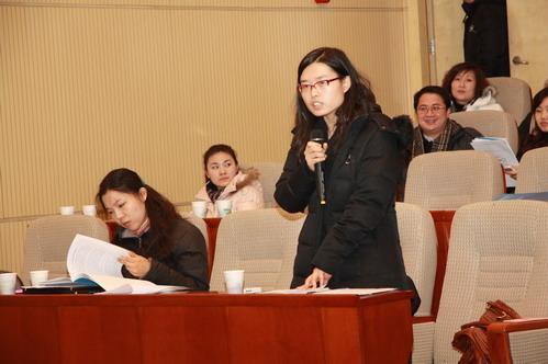图为<em>中国经济网记者</em>提问