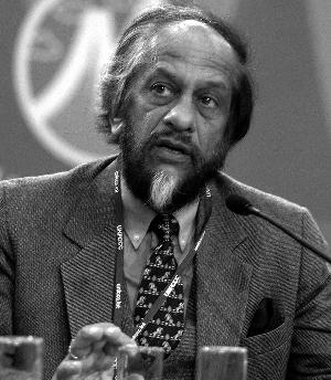 ���Ϲ�����������仯ר��ίԱ����ϯRajendraPachauri��2011��IPCC����α����¯���ṩ�����򹤳�ѧ����ʩ
