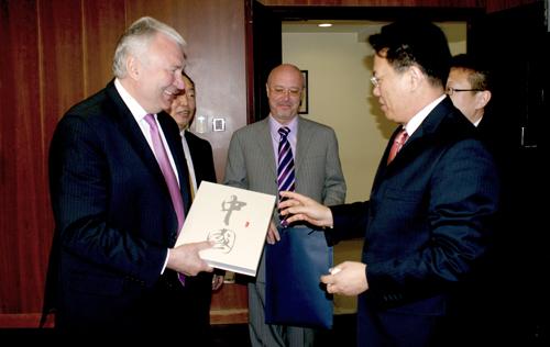 �Ὠ�����������������˹���ڹ�ҵ�������ϻ���ϯ��˹��ά�ģ����и�����