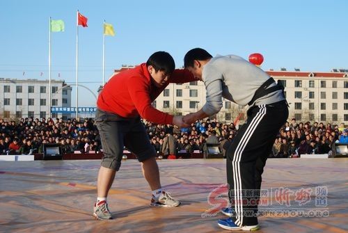 第五届中国定襄法兰节摔跤挠羊赛隆重举行_滚