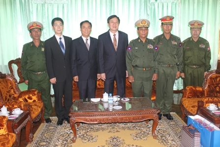 郁伯仁总领事拜会缅甸中部军区司令,曼德勒市市长