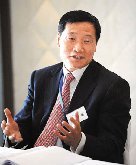 锐观点　　娃哈哈集团董事长　　宗庆后　　城镇化能让产业下去就是