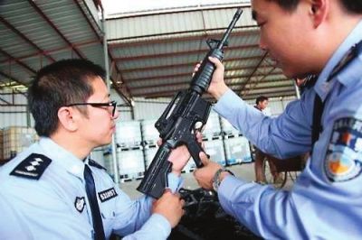 深圳多名大学生走私武器弹药入境被批捕