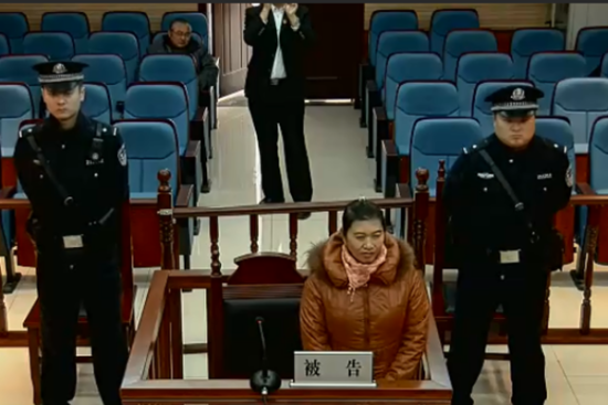 彰武县法院审理盗窃案 钟点工见财起意盗窃雇