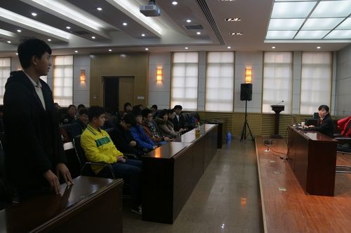 天津一中院少年庭开展法治宣传校园行活动