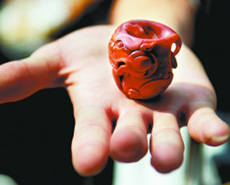 南红上演疯狂的石头