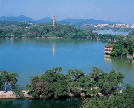 杭州西湖:高档“会所”挤占景区引发争议
