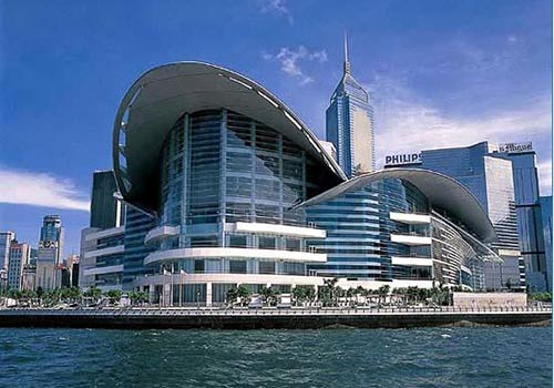 香港三招挽旅游业声誉 辱骂内地客女导游永不录用