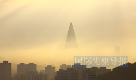 感受朝鲜:24小时营业商店 首次用上手机(图)