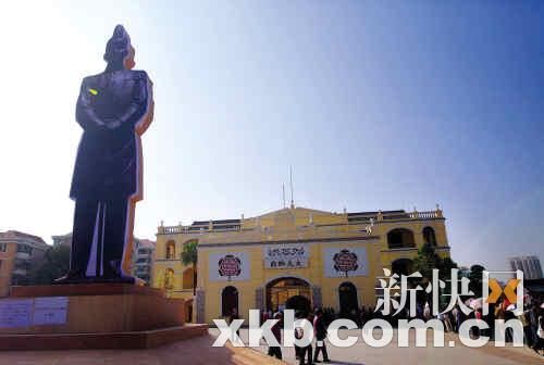 首座孙中山戎装塑像将立广州大元帅府广场(图)